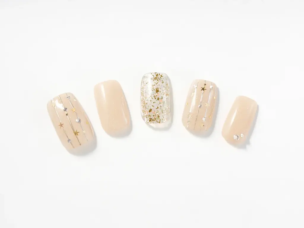 パラドゥの人気のミニネイルの冬のテーマは「12星座エレメント」。指先にまとう、美しき星の彩り。火、風、地、水をイメージした、モードな4色。 画像 5