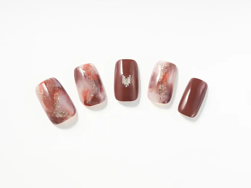 パラドゥの人気のミニネイルの冬のテーマは「12星座エレメント」。指先にまとう、美しき星の彩り。火、風、地、水をイメージした、モードな4色。 画像 7