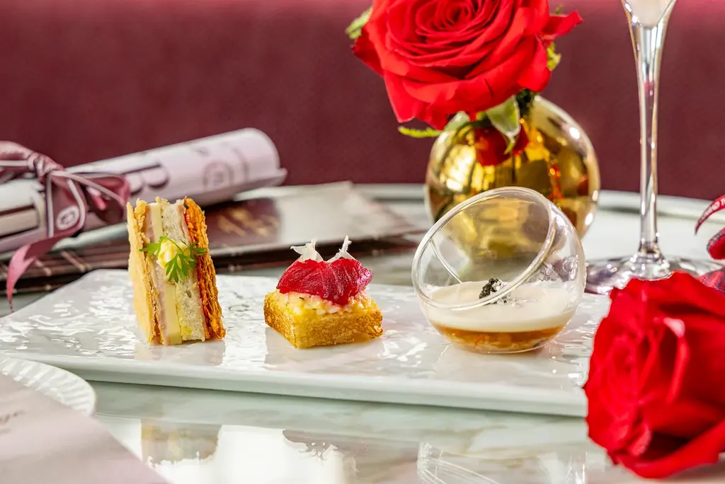 コンラッド東京、12月1日（月）より「Her lip to Lounge 2025」を開催 画像 3