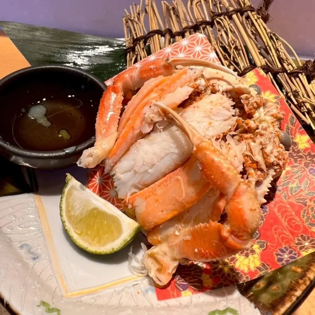 【金沢回転寿司 輝らり】“冬の味覚の女王”『香箱ガニ』が今年も登場！漁期わずか２か月未満の希少な美味を「カニ面」「軍艦巻き」で提供 画像 2