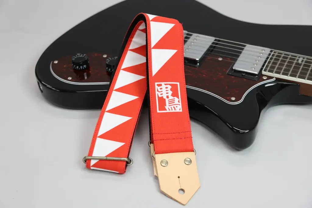 北海道発の焼き鳥専門店「串鳥」とのコラボアイテムを発表！ギターピックとストラップを2025年11月15日（土）より発売開始。 画像 6