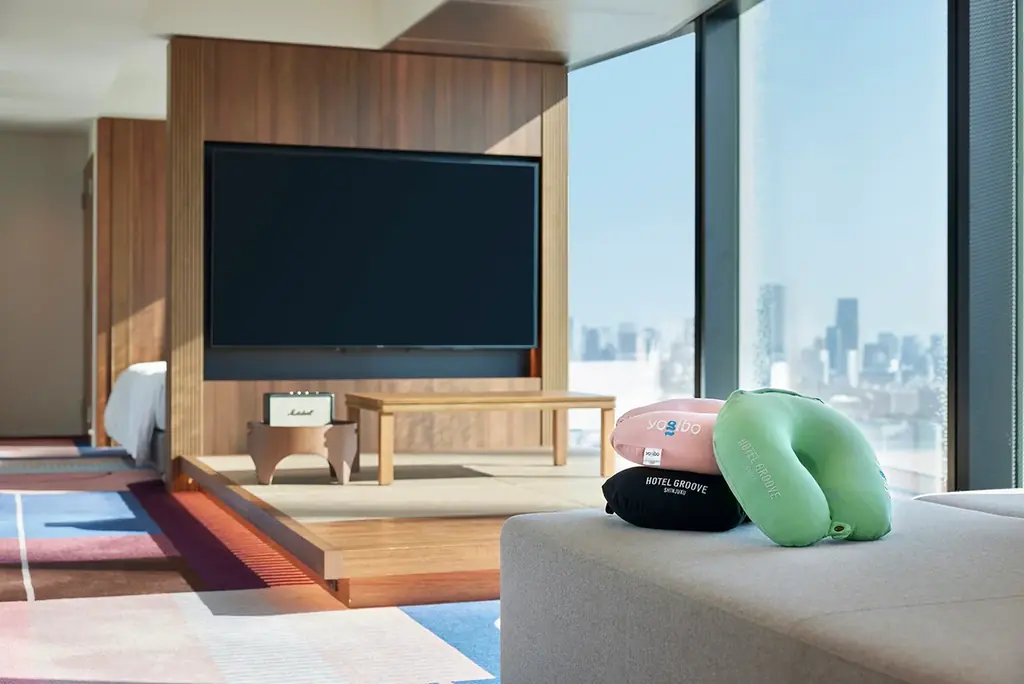 HOTEL GROOVE SHINJUKU×Yogiboコラボレーションルームが期間限定で登場！ ～冬のくつろぎをアップデートする“魔法のソファ”体験～ 画像 2
