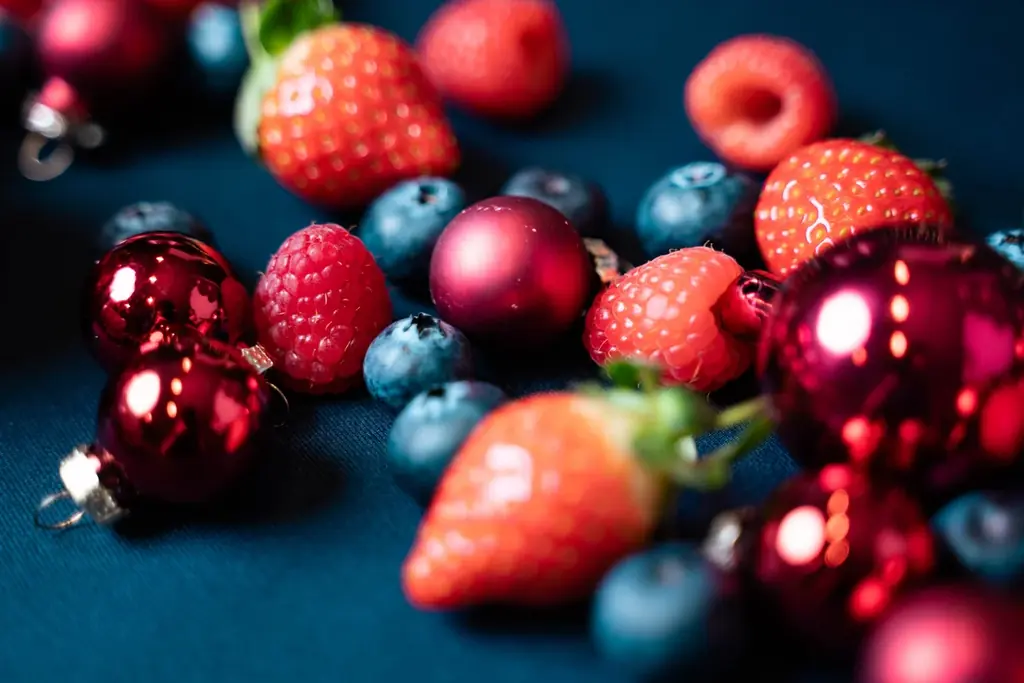 煌めく冬、ベリーの誘惑。アフタヌーンティー「Winter Berry Collection」が土休日限定開催食べ放題のパンケーキと、1人1つ付く「ベリーベリーパフェ」で贅沢なひとときを 画像 4