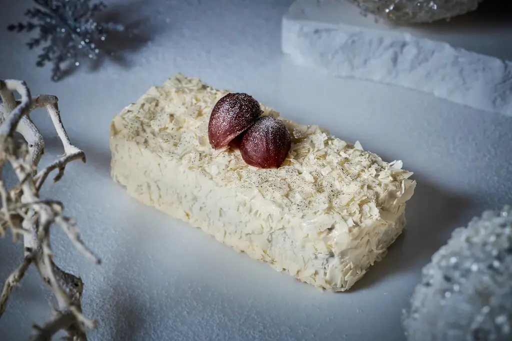 【冬季限定】“白雪のマロンテリーヌ” クリスマスを彩る大人のためのスイーツ 12/1新発売 画像 2