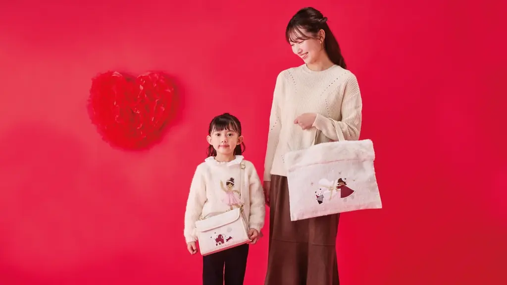 ファミリア「Christmas Collection 2025」ホワイトクリスマスがテーマの新作ツイードアイテムが登場！ 画像 3