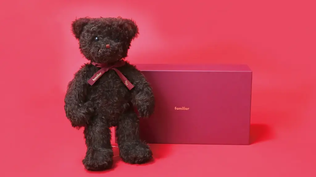 ファミリア「Christmas Collection 2025」ホワイトクリスマスがテーマの新作ツイードアイテムが登場！ 画像 4