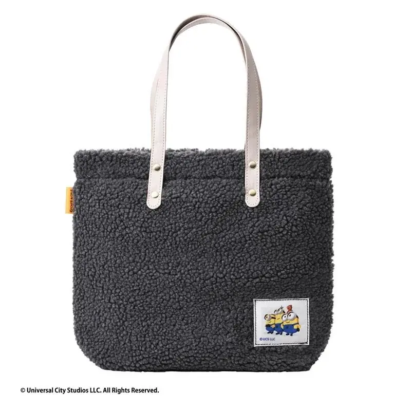 「ミニオン」と『カフェ・ド・クリエ』が初コラボ　おんぶをする姿やぎゅっと密着するミニオンたちがキュート！＜ミニオンズ＞カフェ・ド・クリエ ハッピーバッグ 11月19日（水）より事前予約を開始 画像 5