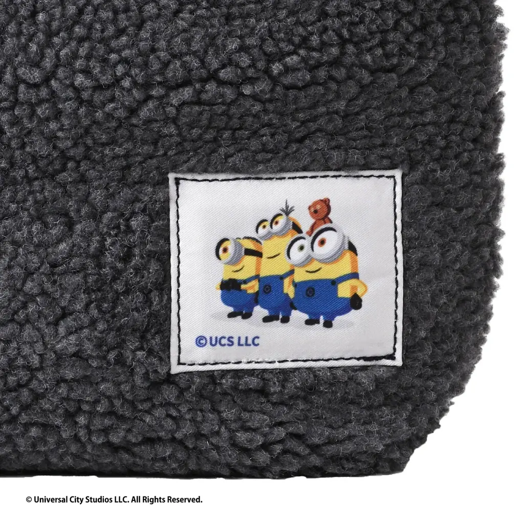 「ミニオン」と『カフェ・ド・クリエ』が初コラボ　おんぶをする姿やぎゅっと密着するミニオンたちがキュート！＜ミニオンズ＞カフェ・ド・クリエ ハッピーバッグ 11月19日（水）より事前予約を開始 画像 6