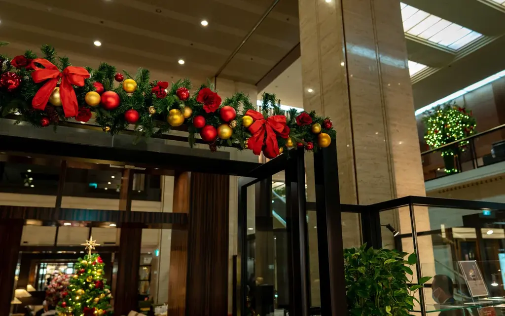 【ホテル日航大阪】11月11日よりロビーにクリスマスツリーが登場 画像 3