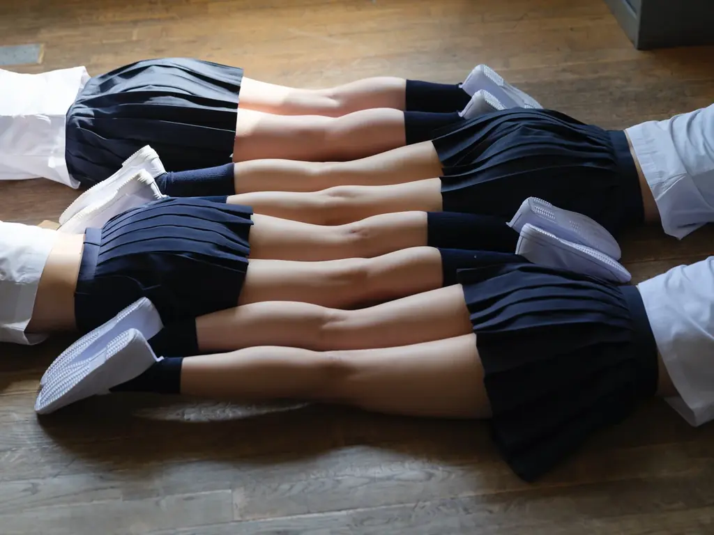 均一な制服の下に隠さた個性――写真家・青山裕企のベストセラー『SCHOOLGIRL COMPLEX』最新作が７年ぶりに発売 画像 6