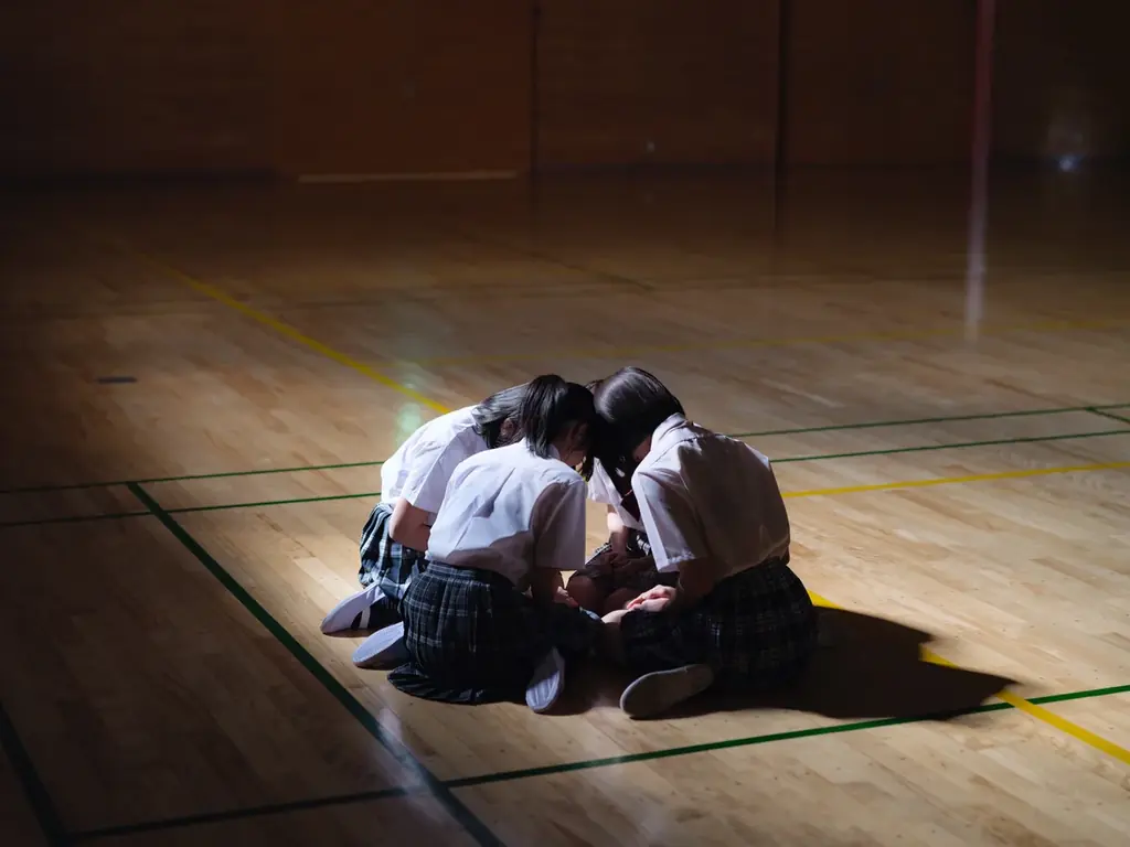 均一な制服の下に隠さた個性――写真家・青山裕企のベストセラー『SCHOOLGIRL COMPLEX』最新作が７年ぶりに発売 画像 7