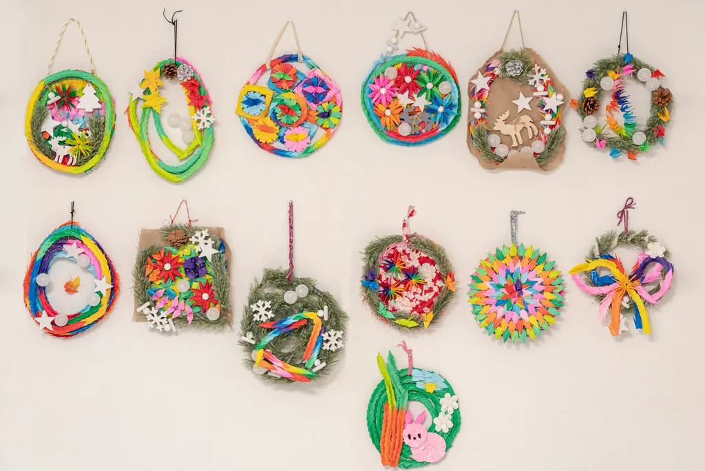 TCB東京中央美容外科、長崎市で開催される「平和の折り鶴クリスマスリース作りコンテスト」に作品13点を出品 画像 2