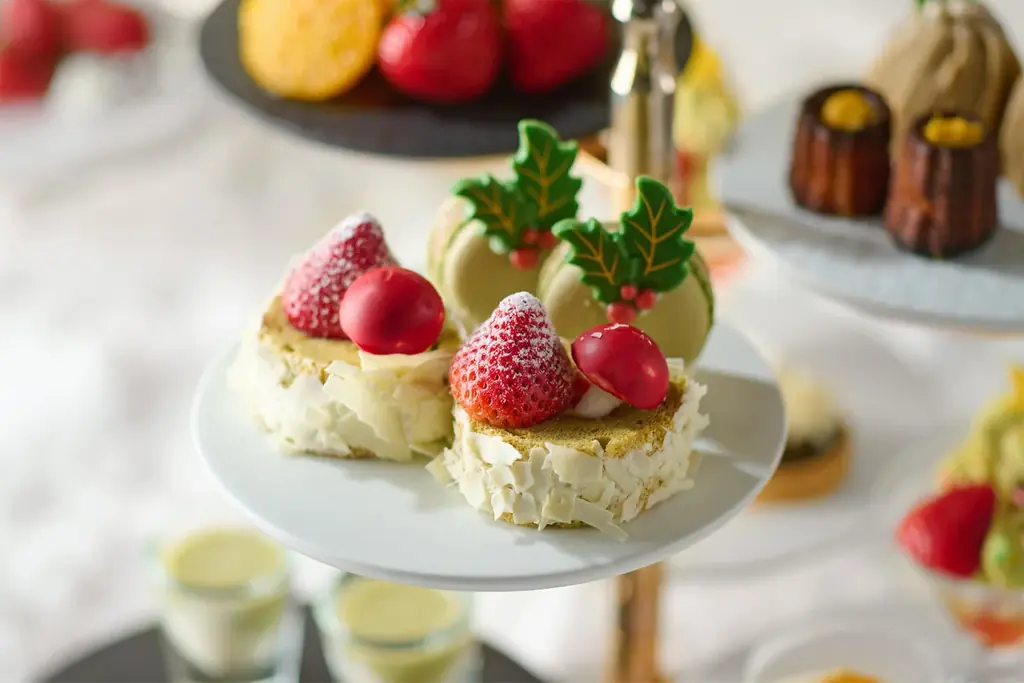 【国産いちごなど旬のフルーツが彩るクリスマススイーツ】老舗青果仲卸が手がけるレストラン「DEK」で「クリスマスアフタヌーンティー」を開催（11/22〜12/25） 画像 2
