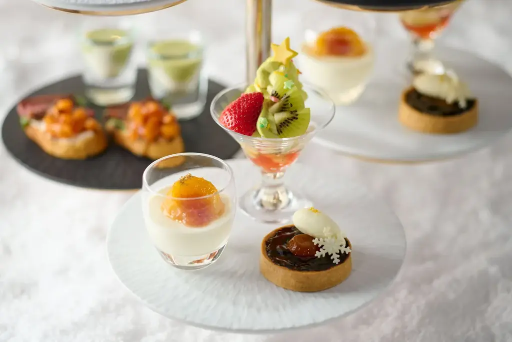 【国産いちごなど旬のフルーツが彩るクリスマススイーツ】老舗青果仲卸が手がけるレストラン「DEK」で「クリスマスアフタヌーンティー」を開催（11/22〜12/25） 画像 4