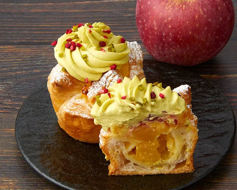 【ピスタチオ×ベリー】テッパンの組み合わせ！クリスマスにおすすめの新作「Apple Cupピスタチオベリー」が登場！焼きたてパイ専門店「PIE mania（パイマニア）」で12月1日より期間限定で販売 画像 2