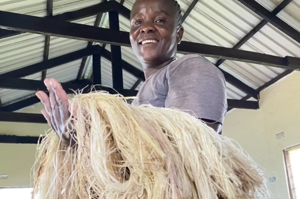 【コンフォートホテル】小学生向け体験イベント「SDGs×バナナペーパーで地球にやさしいアートを作ろう！」を今年も開催！バナナペーパーを通じて環境やフェアトレードについて楽しく学ぶ 画像 3