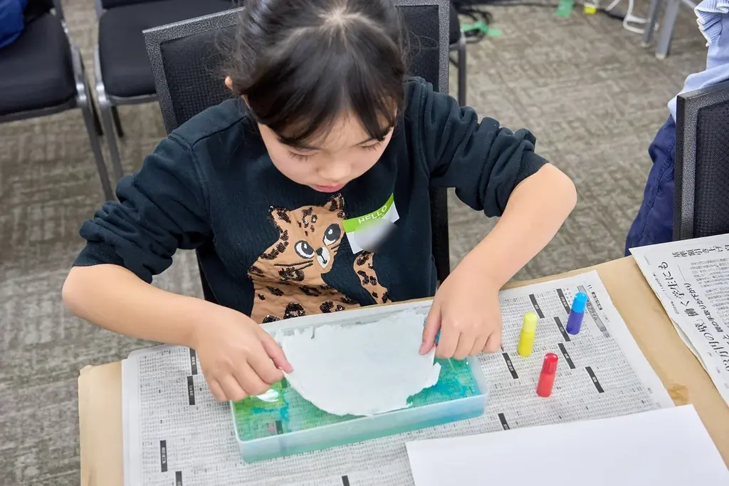 【コンフォートホテル】小学生向け体験イベント「SDGs×バナナペーパーで地球にやさしいアートを作ろう！」を今年も開催！バナナペーパーを通じて環境やフェアトレードについて楽しく学ぶ 画像 5