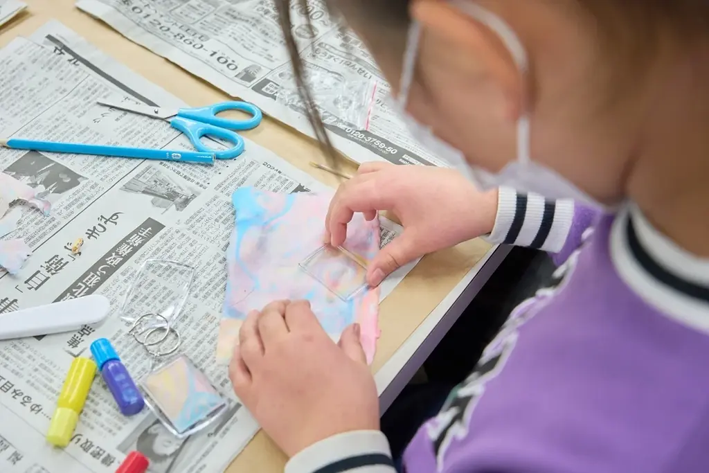 【コンフォートホテル】小学生向け体験イベント「SDGs×バナナペーパーで地球にやさしいアートを作ろう！」を今年も開催！バナナペーパーを通じて環境やフェアトレードについて楽しく学ぶ 画像 6