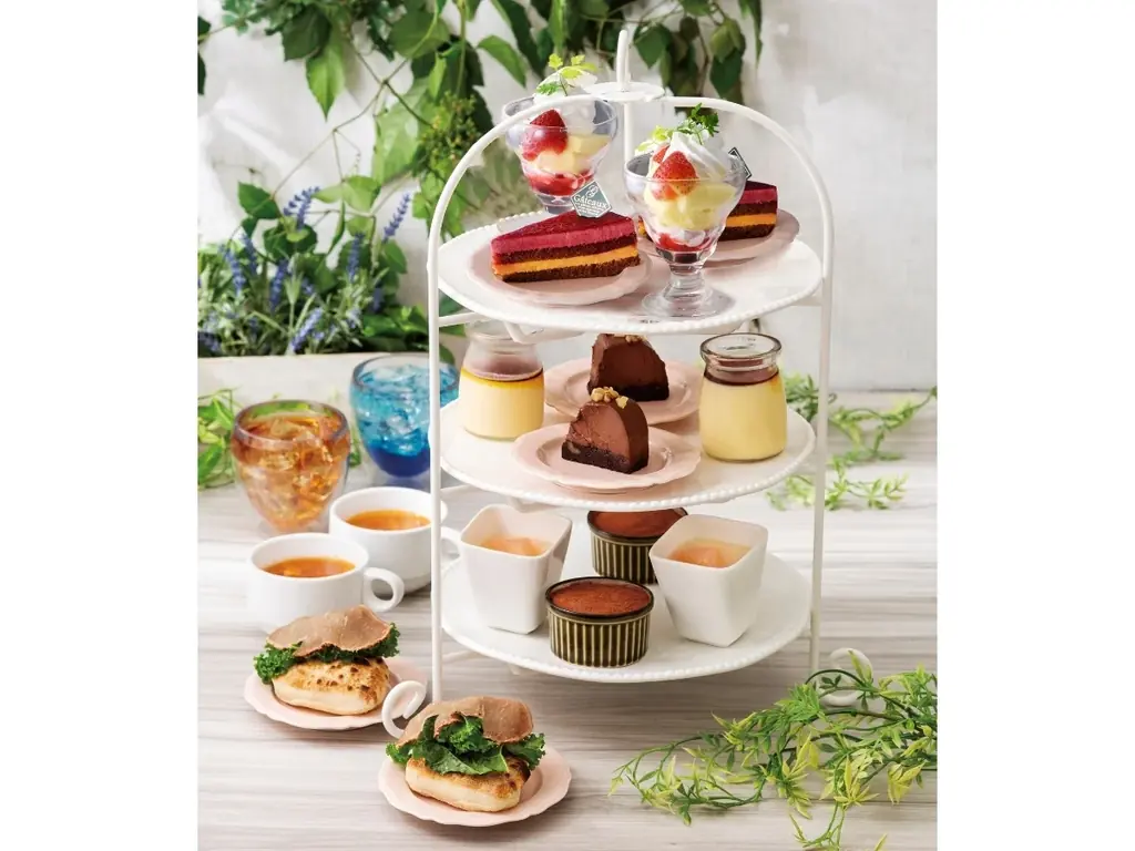 【イタリアン リゾート ペルティカ】平日13時からのお楽しみ♪「フォカッチャ」と「インペリアルドリンクバー」が付いた『アフタヌーンティーセット』が港北ニュータウン店と鶴川店にて新登場！ 画像 2