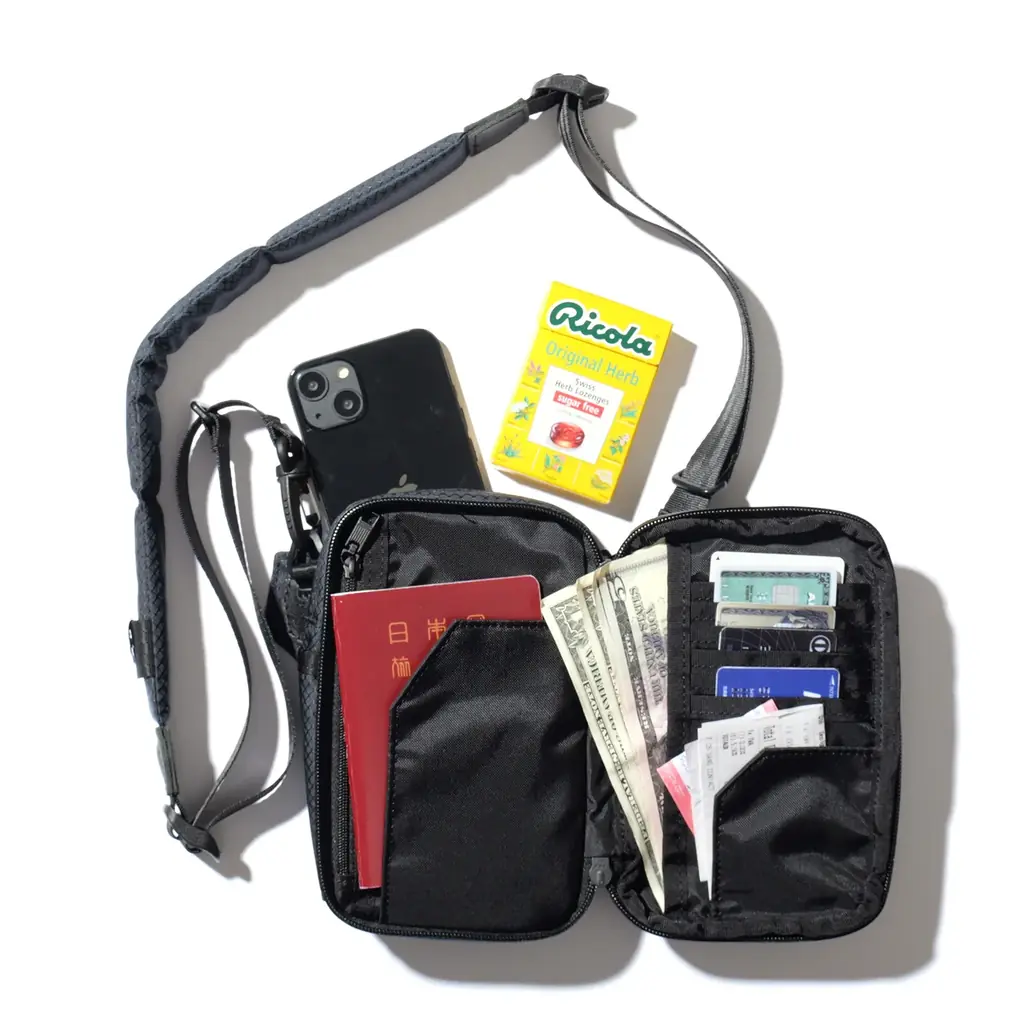 AS2OVの人気「ウォレットショルダー」が防水生地にアップデート11月14日(金)より直営店限定発売 画像 4