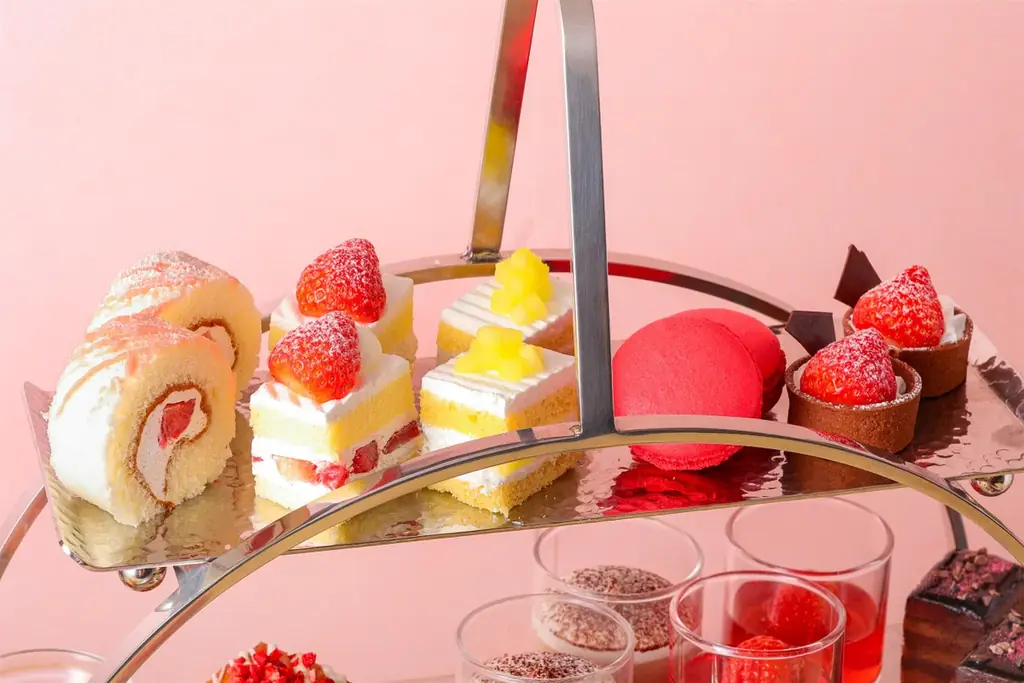 いちご×チョコレートでとろける冬到来！ホテル最上階で堪能する絶景アフタヌーンティー 画像 2