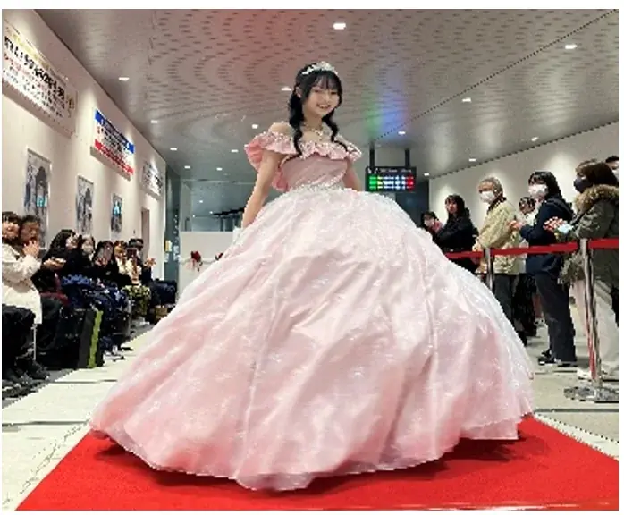 折尾駅が華やかなランウェイに！折尾高校生徒によるファッションショー「OGCオリオガールズコレクション」を11月29日開催 画像 2