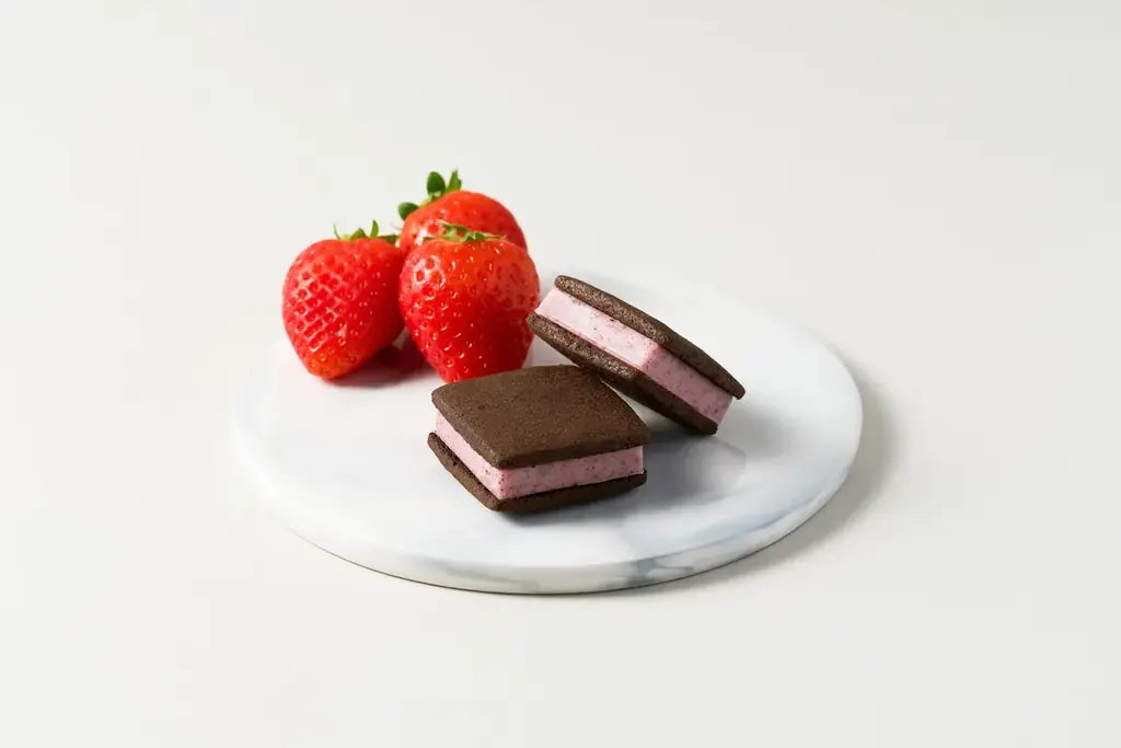 Minimalの人気ギフト「チョコレートサンドクッキー」に冬季限定の苺＆抹茶フレーバーが登場！個包装で、お配り用の冬の贈りものにも最適。 画像 2