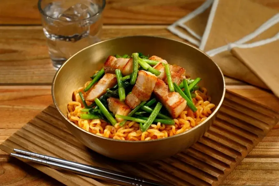 【辛ラーメンpresents】日常のストレスから解放してくれる！「#辛ラーメン界隈の日常」特設ページ＆「性格辛断（診断）」。11月13日（木）より公開 画像 13