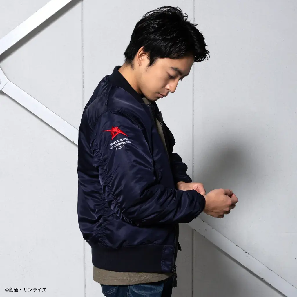 STRICT-G.ARMSシリーズより2025FW第2弾となる『機動戦士ガンダム』『機動戦士ガンダム 逆襲のシャア』の本格ミリタリーアウターの新作が登場！ 画像 18