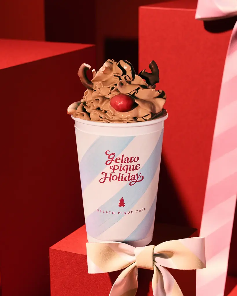 【gelato pique cafe】いちごの帽子をかぶったベアサンタがクレープに！濃厚チーズやオリジナルキャラメルなど冬の味わいを詰め込んだピケカフェホリデー限定メニュー 画像 4