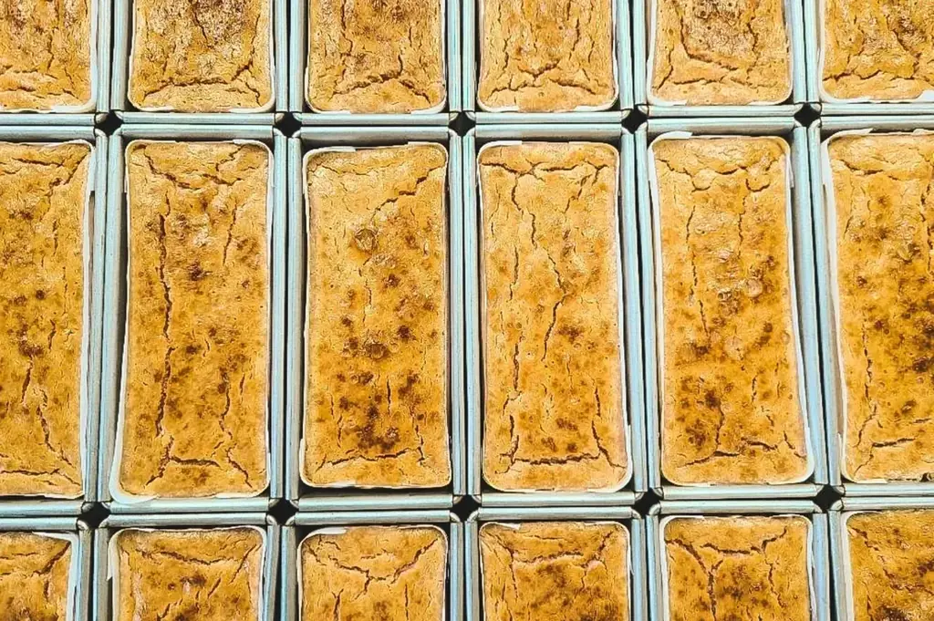 toroaより、北海道チーズが濃厚。バラとベリーが鮮やかな「朝摘みのバラ香る とろ生ローズベリーチーズケーキ」発売。ホリデーシーズンを彩るリッチな味わい 画像 7