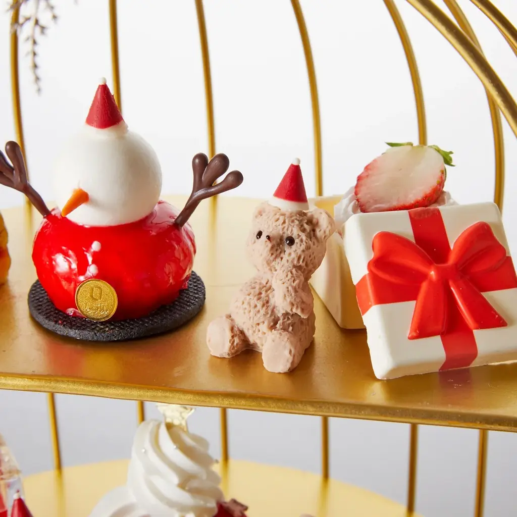 「LOUANGE TOKYO Le Musée」のクリスマス アフタヌーンティー2025“　サプライズで届ける感謝の気持ち 〜アムールギフトBOX〜” 画像 5