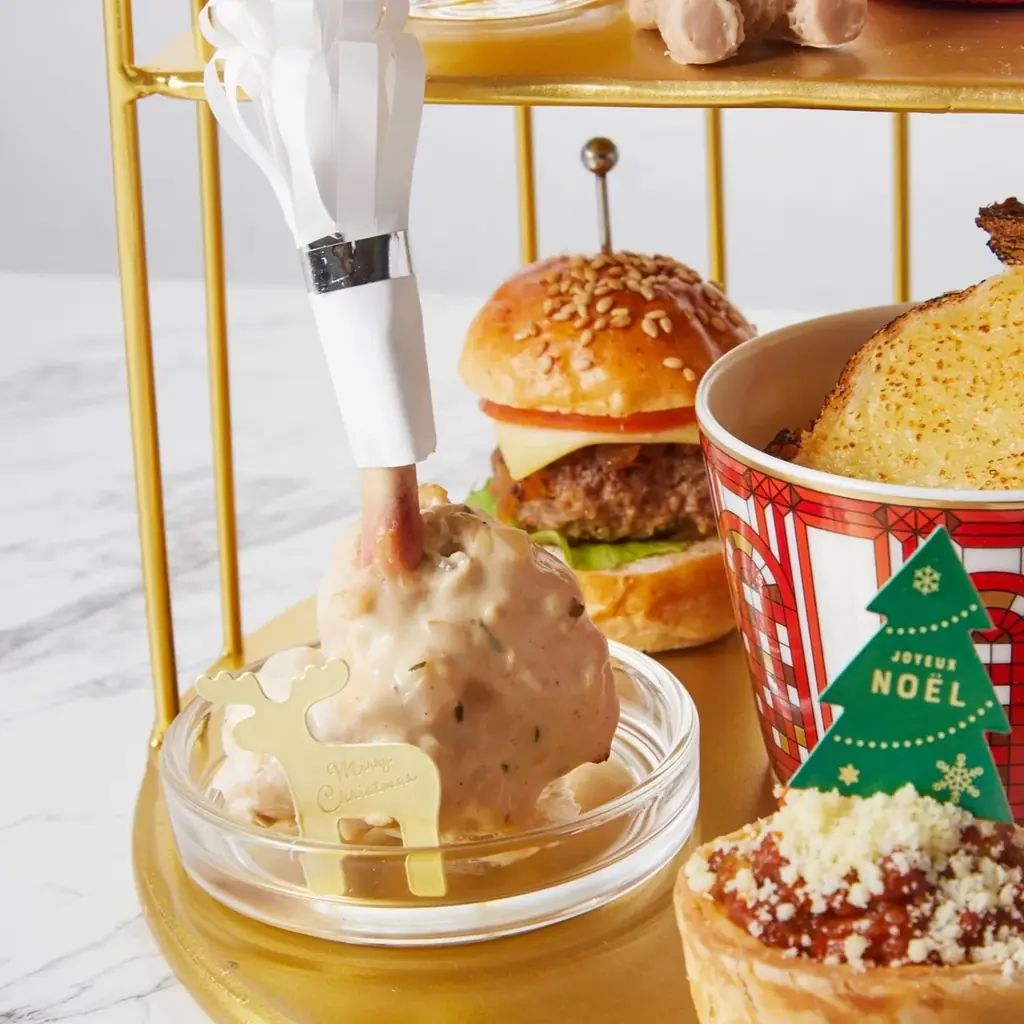 「LOUANGE TOKYO Le Musée」のクリスマス アフタヌーンティー2025“　サプライズで届ける感謝の気持ち 〜アムールギフトBOX〜” 画像 6