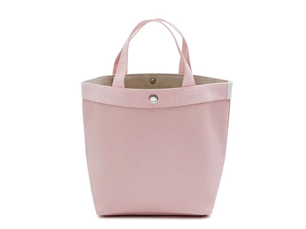 【Hervé Chapelier（エルベシャプリエ）】11月15日、公式オンラインストアおよび限定店舗にて淡いピンクの限定品を発売 画像 2