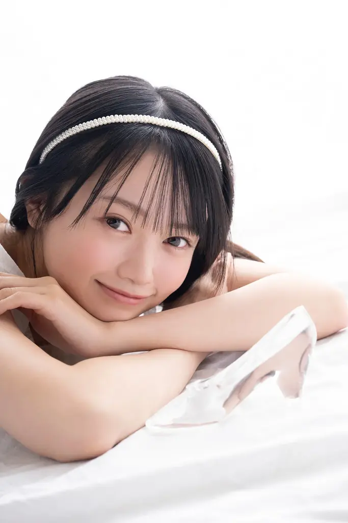 日本一ピュアなアイドルWEBマガジン「ガラスガール」。今年最後のカバーガール・AKB48花田藍衣が撮り下ろしグラビア＆インタビューで登場！ 画像 3