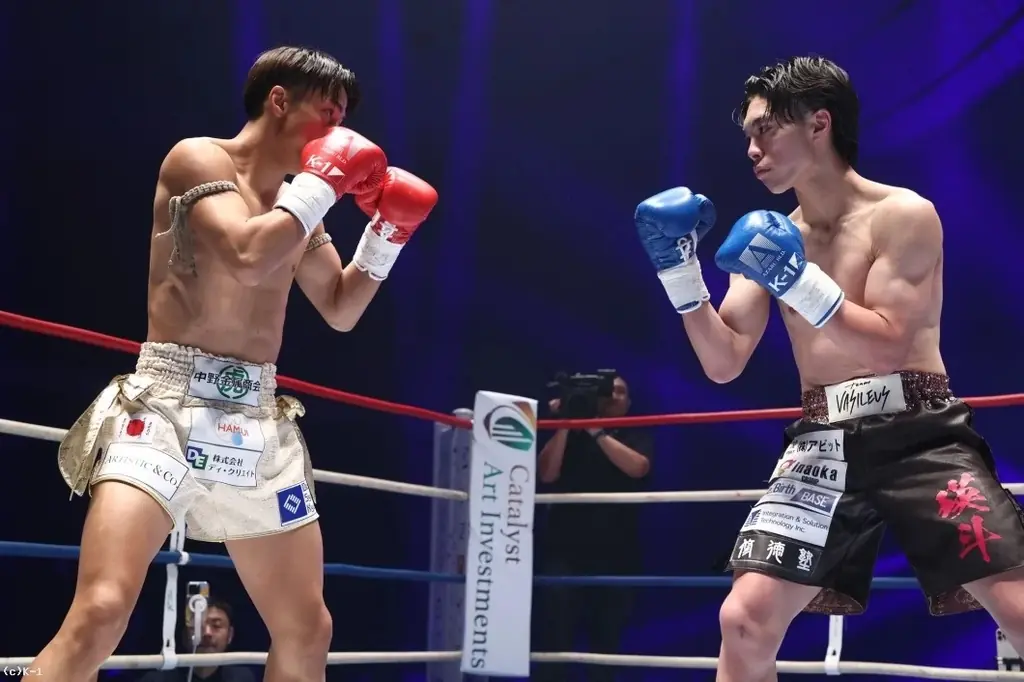 【K-1大会事後レポート】引退覚悟で「石井一成」、世界を挑発する「朝久泰央」がタイトルマッチで新王者に！ 画像 2