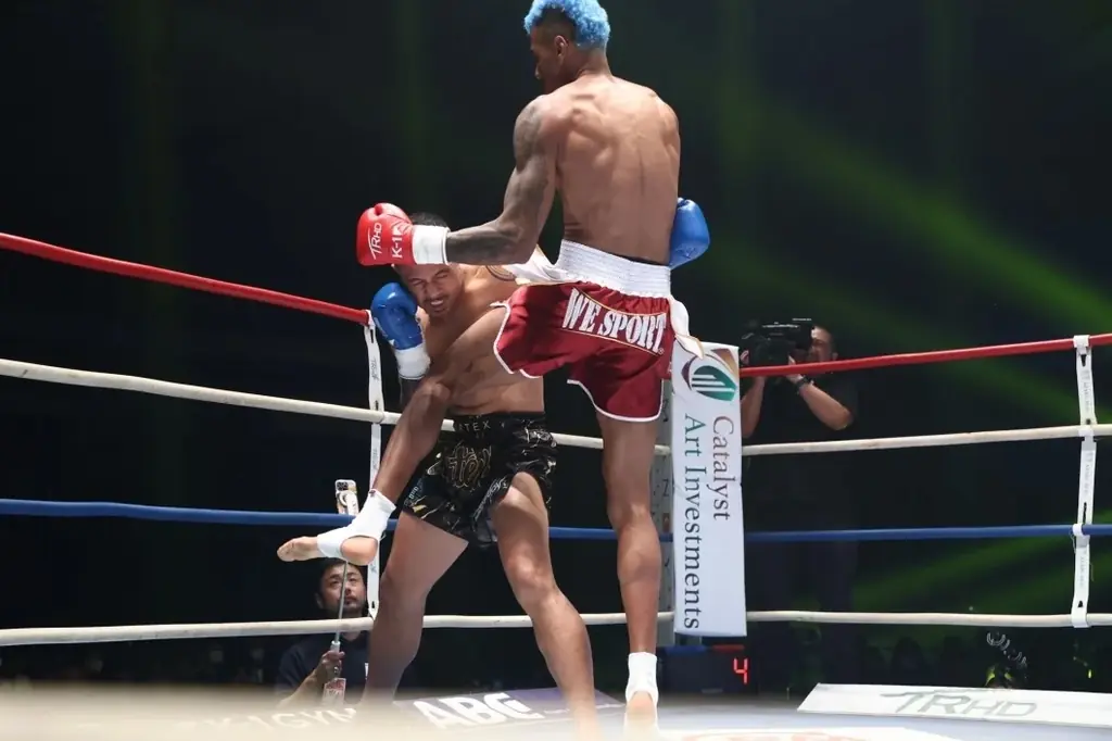 【K-1大会事後レポート】世界一が決定！ジョナス・サルシチャ(ブラジル)が1RKOで-70kg世界最強決定Tを制覇！”奇跡の9頭身”斎藤恭代さんがスペシャルラウンドガールとして初登場 画像 10