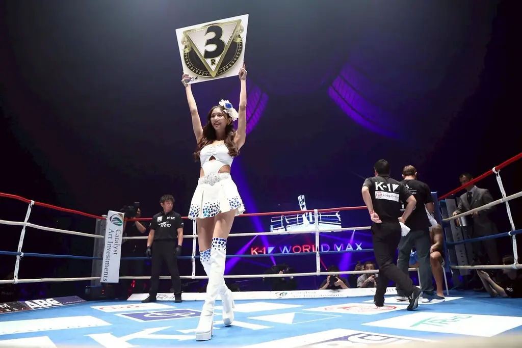 【K-1大会事後レポート】世界一が決定！ジョナス・サルシチャ(ブラジル)が1RKOで-70kg世界最強決定Tを制覇！”奇跡の9頭身”斎藤恭代さんがスペシャルラウンドガールとして初登場 画像 11