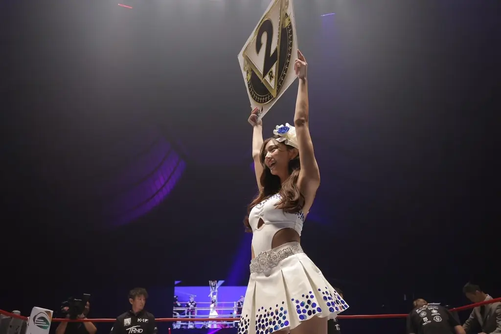 【K-1大会事後レポート】世界一が決定！ジョナス・サルシチャ(ブラジル)が1RKOで-70kg世界最強決定Tを制覇！”奇跡の9頭身”斎藤恭代さんがスペシャルラウンドガールとして初登場 画像 13