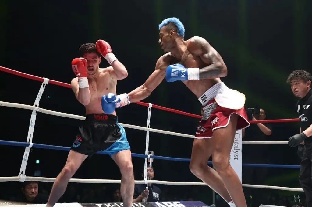 【K-1大会事後レポート】世界一が決定！ジョナス・サルシチャ(ブラジル)が1RKOで-70kg世界最強決定Tを制覇！”奇跡の9頭身”斎藤恭代さんがスペシャルラウンドガールとして初登場 画像 6