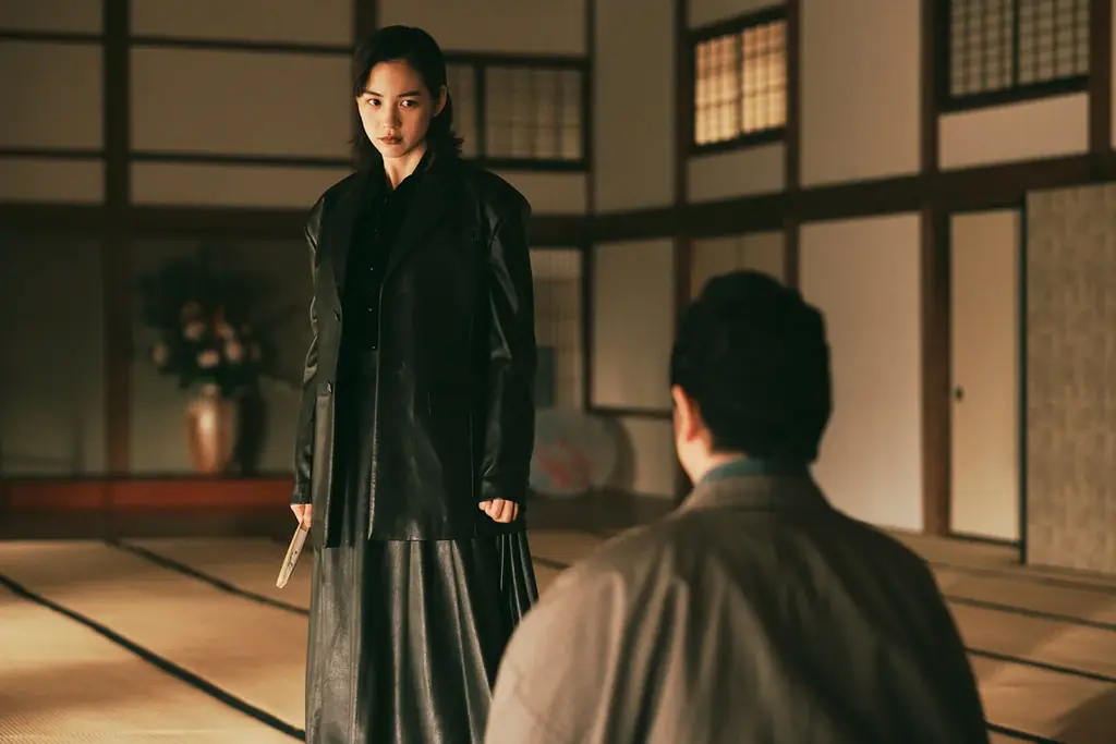 のん“飛鳥”と中村獅童“彰一”、盤上で再会！人生を懸けた復讐は“親子対決”で決着へ…ABEMAオリジナルドラマ『MISS KING / ミス・キング』最終回は今夜8時より無料配信開始！ 画像 1