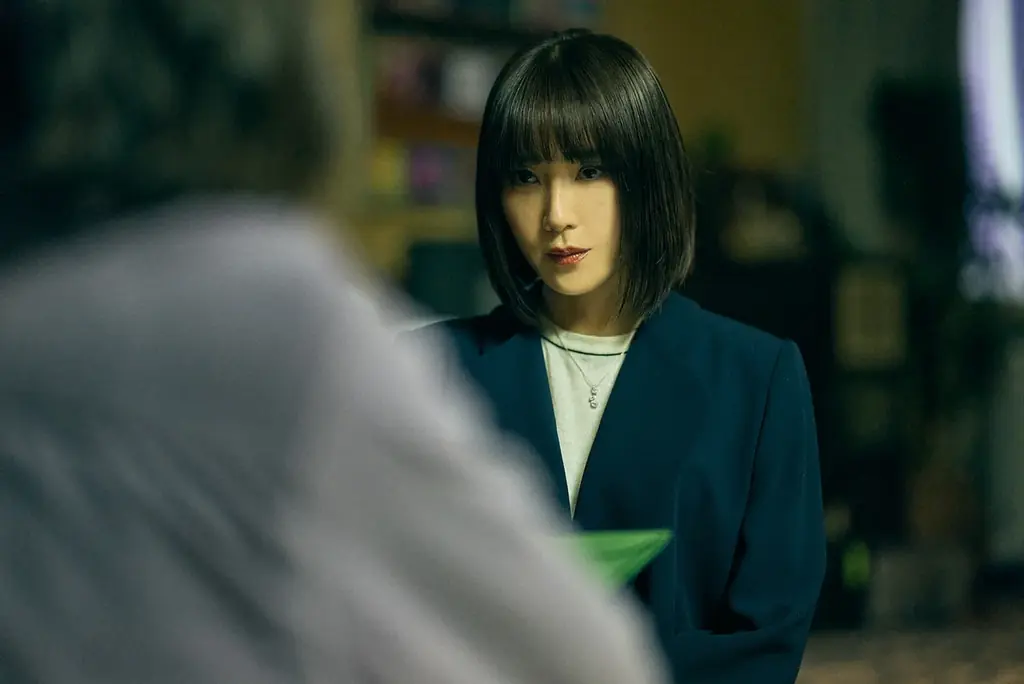 のん“飛鳥”と中村獅童“彰一”、盤上で再会！人生を懸けた復讐は“親子対決”で決着へ…ABEMAオリジナルドラマ『MISS KING / ミス・キング』最終回は今夜8時より無料配信開始！ 画像 3