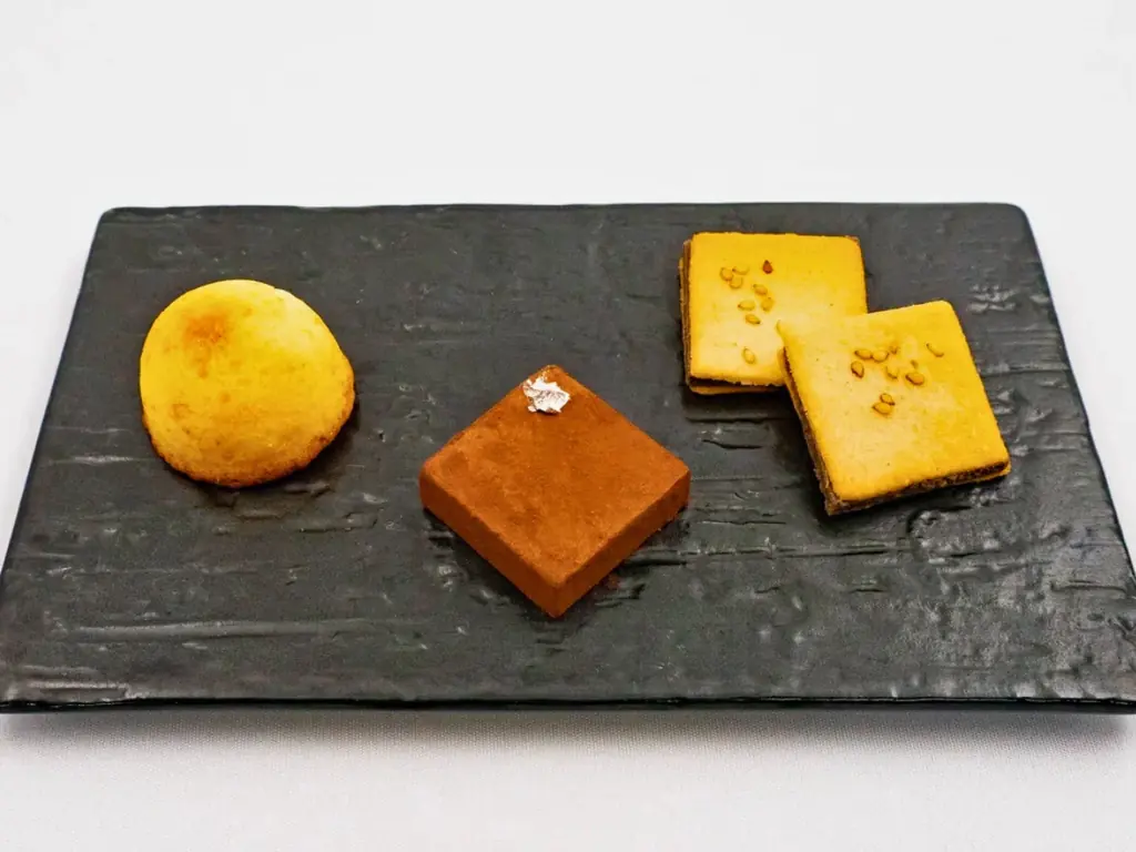 全国ネットのテレビ番組で放送後、話題沸騰。小学校をリノベーションしたグルメ複合施設「神戸北野ノスタ」内のカフェで味わう「スイーツコース」が秋冬限定で新登場 画像 2