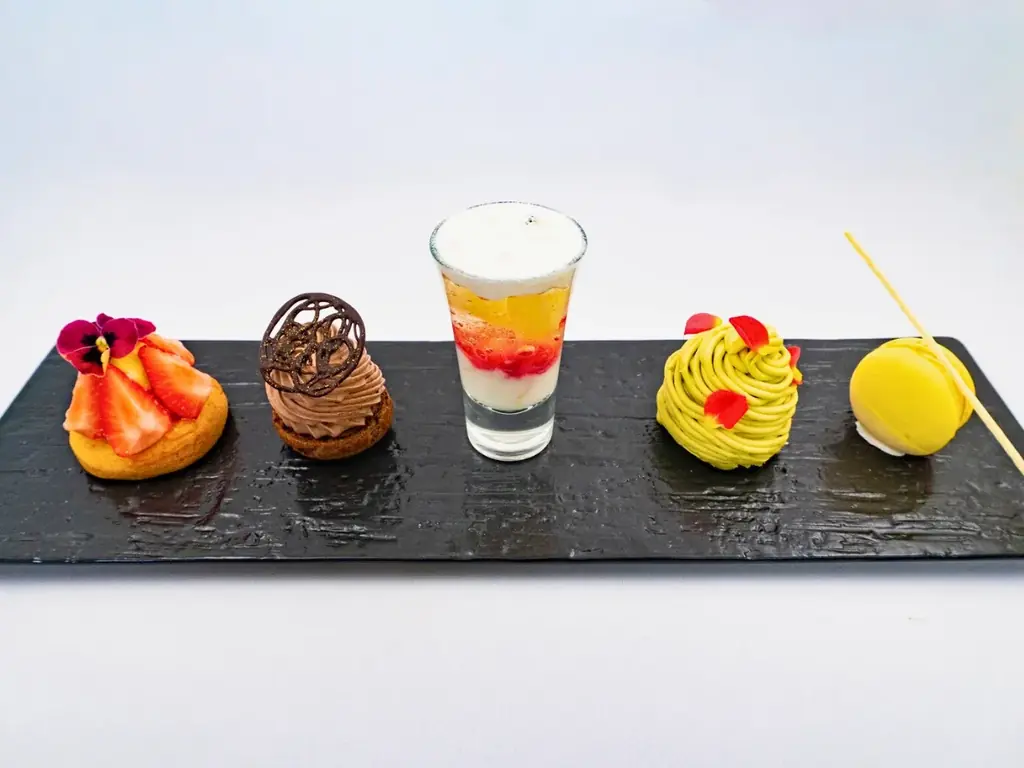 全国ネットのテレビ番組で放送後、話題沸騰。小学校をリノベーションしたグルメ複合施設「神戸北野ノスタ」内のカフェで味わう「スイーツコース」が秋冬限定で新登場 画像 4