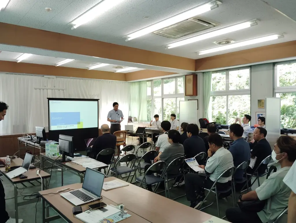 令和7年度「デジタルツール展示会・体験会事業」を千葉県内8商工会で開催される。８日で延べ150名を超える中小・小規模事業者等がDXを体験 画像 3