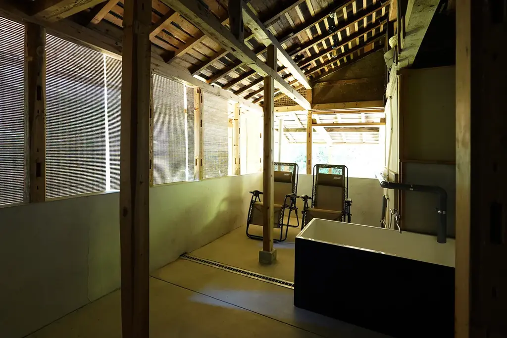 京丹後“サウナ旅”の終着地！京丹後・久美浜に、三棟すべて専用サウナ付きの古民家ホテル「SAUNA&CURRY URI 京丹後」が誕生。サウナとスパイスカレーで、ととのい尽くすサウナ旅を。 画像 2