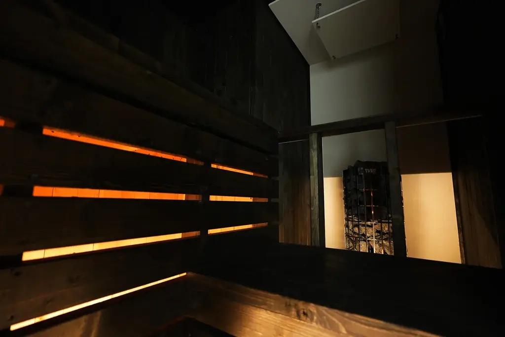 京丹後“サウナ旅”の終着地！京丹後・久美浜に、三棟すべて専用サウナ付きの古民家ホテル「SAUNA&CURRY URI 京丹後」が誕生。サウナとスパイスカレーで、ととのい尽くすサウナ旅を。 画像 5