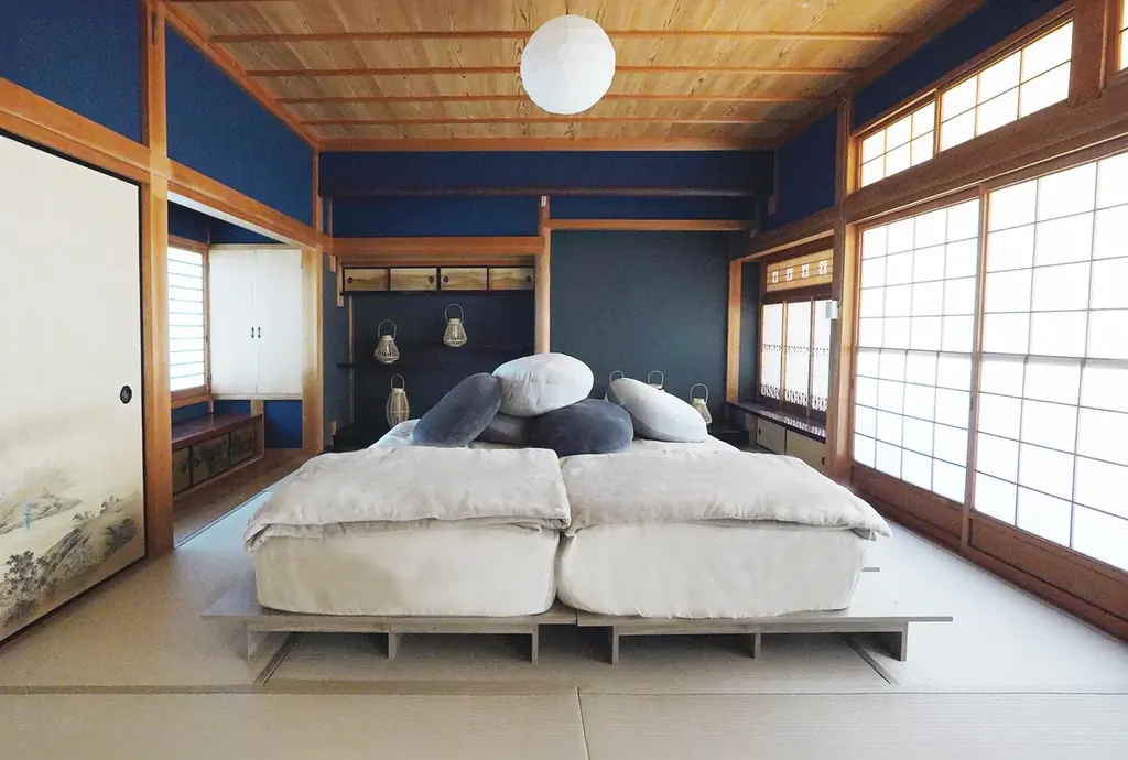 京丹後“サウナ旅”の終着地！京丹後・久美浜に、三棟すべて専用サウナ付きの古民家ホテル「SAUNA&CURRY URI 京丹後」が誕生。サウナとスパイスカレーで、ととのい尽くすサウナ旅を。 画像 6