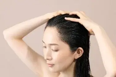 BOTANIST「スカルプブラシ」11月17日より新発売　地肌のめぐりケア*に着目したライン「ROOTH」を併用した頭皮クレンジング＆マッサージを、BOTANIST毛髪診断士が提案！ 画像 6