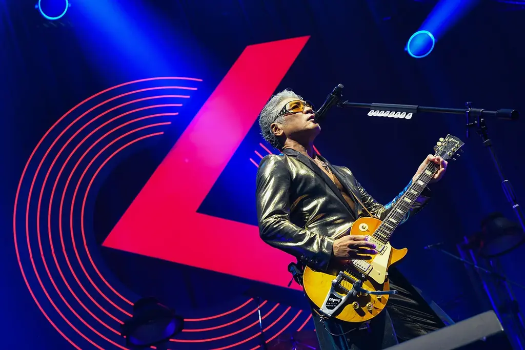 ＜ライブレポート＞奥田民生と吉川晃司が結成した奇跡のユニットOoochie Koochie。待望の全国ツアーの中から日本武道館公演の模様を、11月22日(土)にWOWOW独占放送・配信！ 画像 2